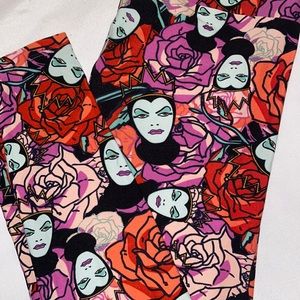 DISNEY 🏰👑🌹Evil Queen Leggings